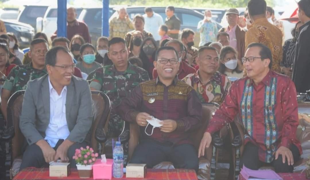 Bupati Humbahas Hadiri Pengukuhan Siswa Siswi Yasop Balige