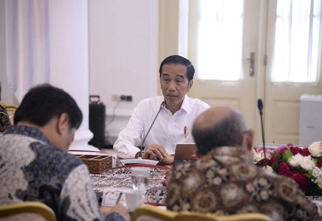 Presiden Ingatkan Pencairan Bantuan Sosial Agar Tetap Sasaran 