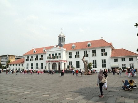 Jaga Bahasa Indonesia, Nadiem Tetapkan Kota Tua Sebagai Kawasan Praktik di Ruang Publik