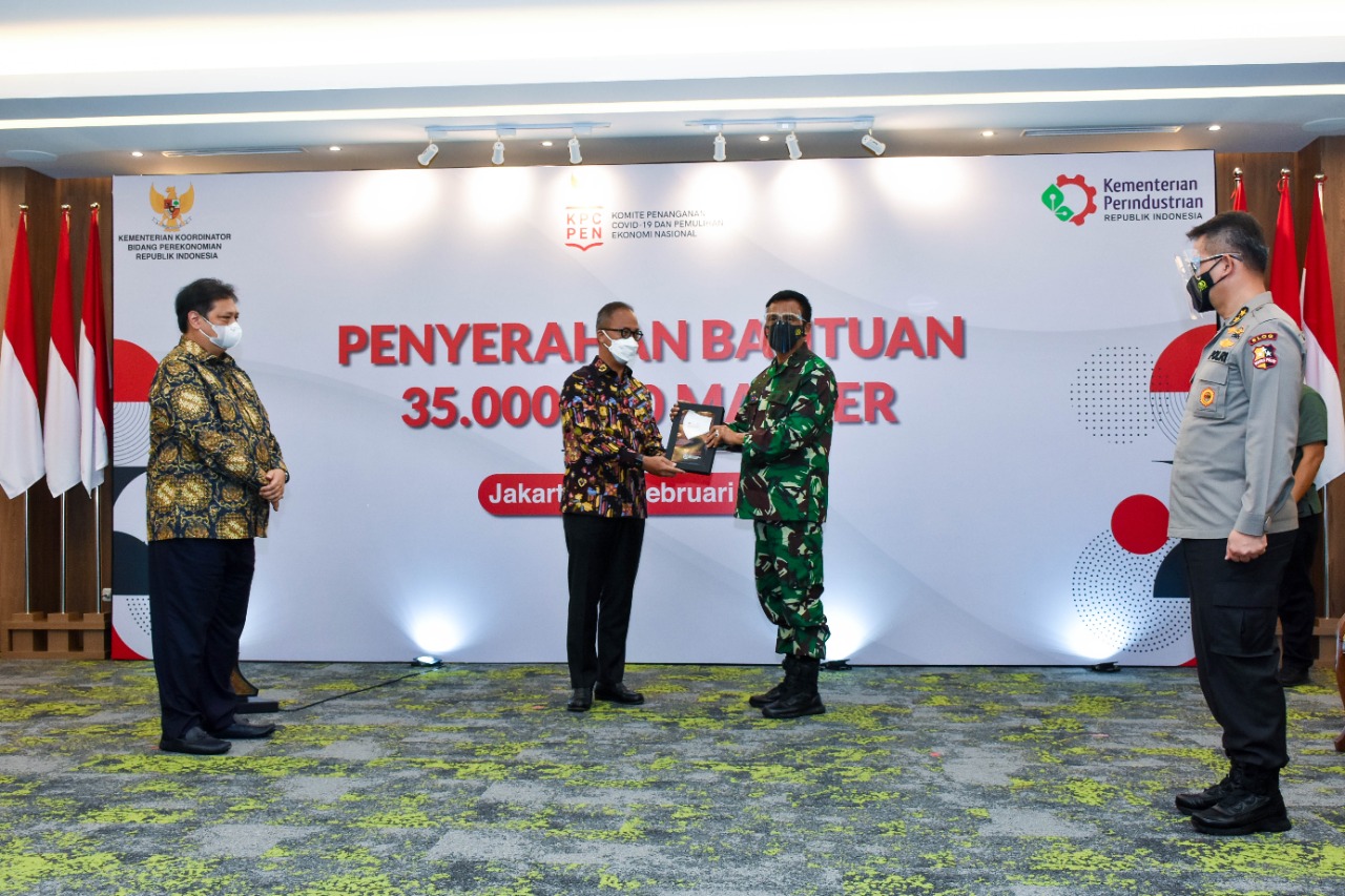 Dorong Pertumbuhan Industri Nasional 35 Juta Masker Dibagikan