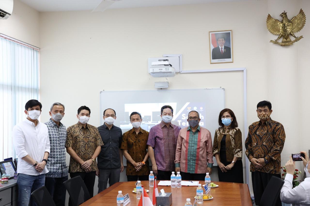 Persiapan Asesmen Nasional, Sekolah Indonesia di Singapura Terima Hibah 60 Unit Komputer