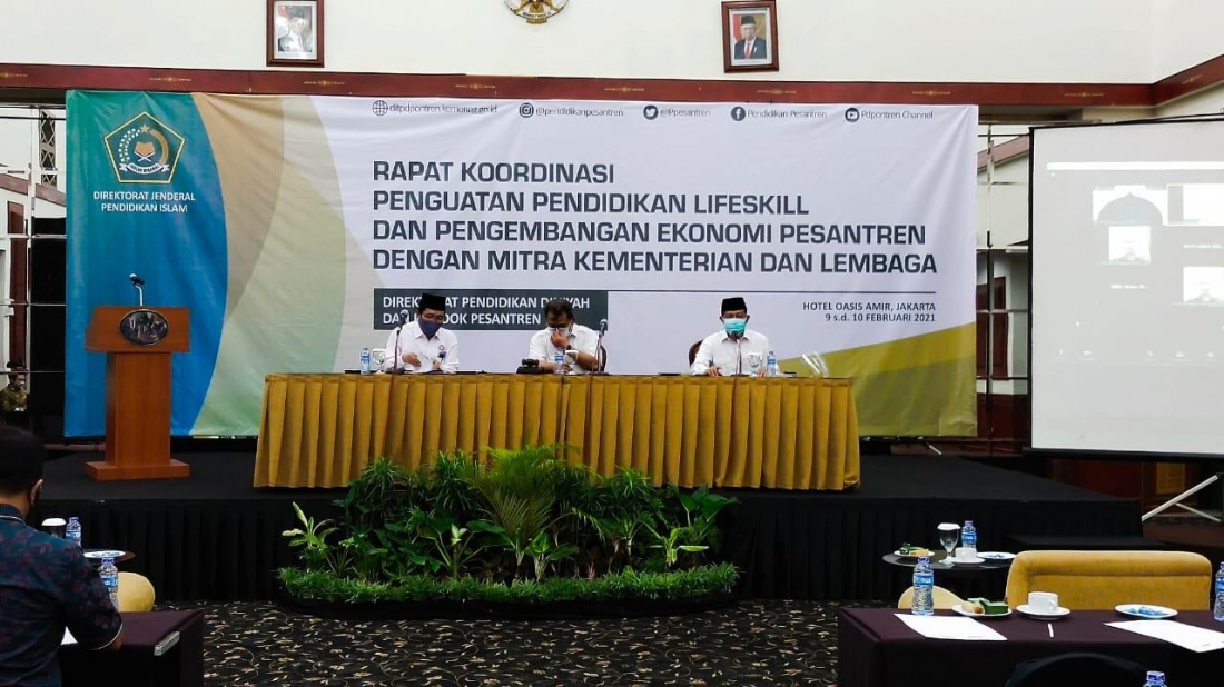 Peningkatan Keterampilan Hidup Ekonomi Pesantren Tantangan Lintas Sektor