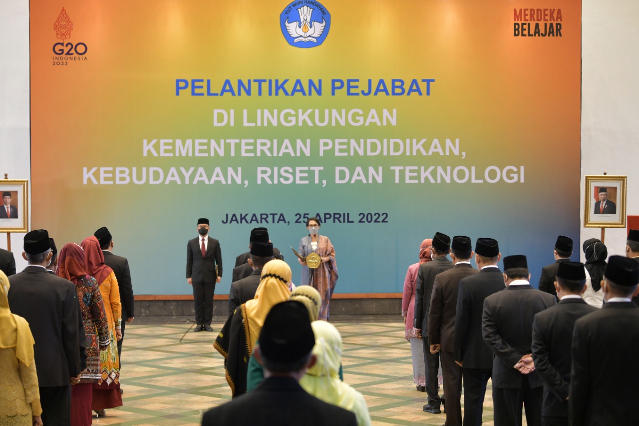 Esensi Kebijakan Merdeka Belajar Guru Kembangkan Potensi dan Lakukan Inovasi Pembelajaran