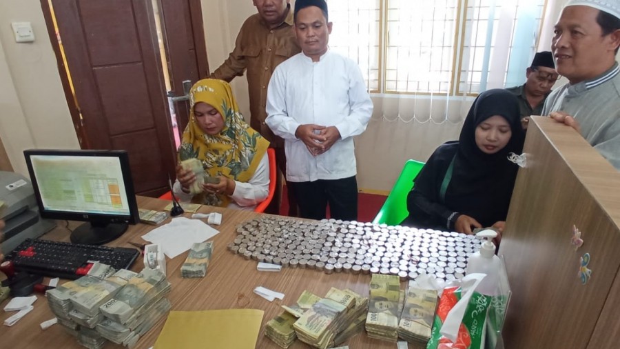 Nurkhalis dan Maftuhah Daftar Haji Pakai Uang Receh