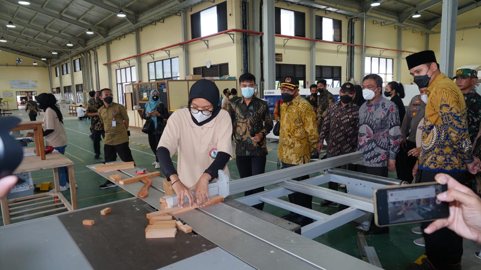 Politeknik Negeri Furnitur Kendal,Contoh Baik "Link dan Match" Vokasi dengan Industri