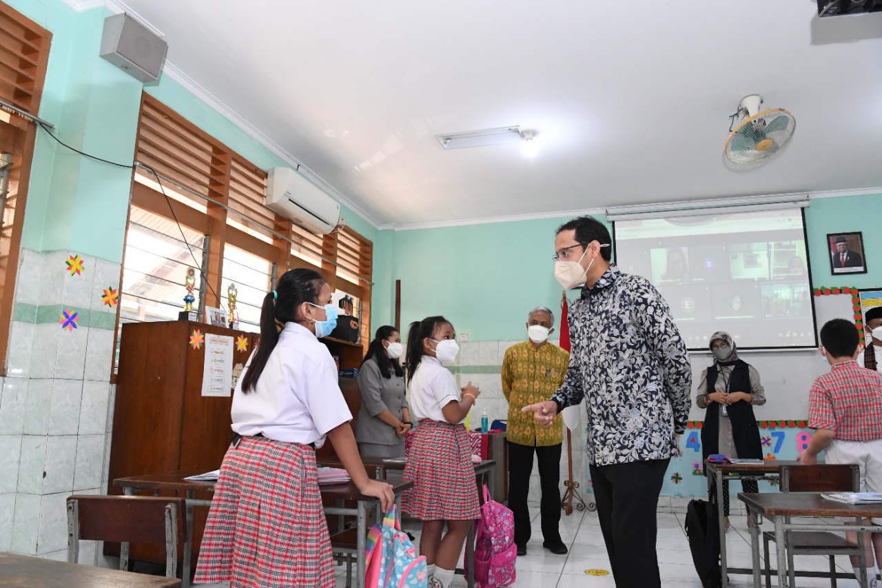 Situasi Pandemi Covid-19 Terus Membaik, Vaksinasi Bukan Syarat PTM dan Asesmen