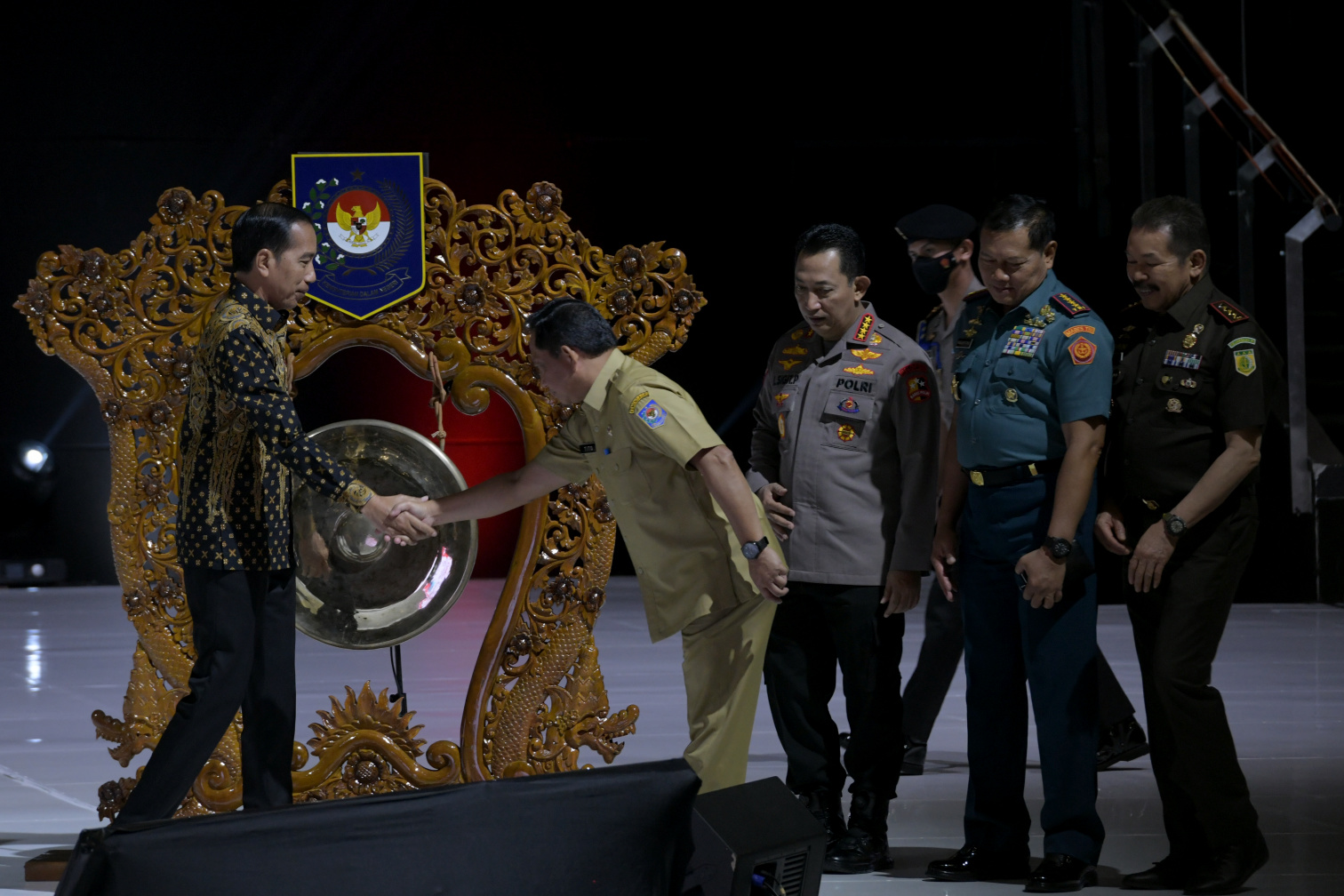 Presiden Minta Daerah Selesaikan Dua Masalah Besar Dalam Pengembangan Investasi