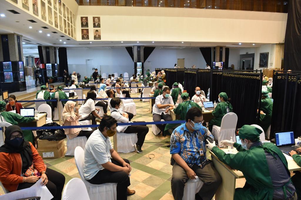 8.750 Pegawai Kemendikbud Menerima Vaksinasi Tahap 1