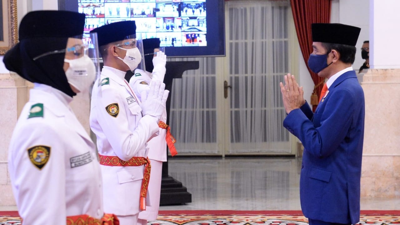 Presiden Kukuhkan 68 Siswa Paskibra Upacara 17 Agustus 2021