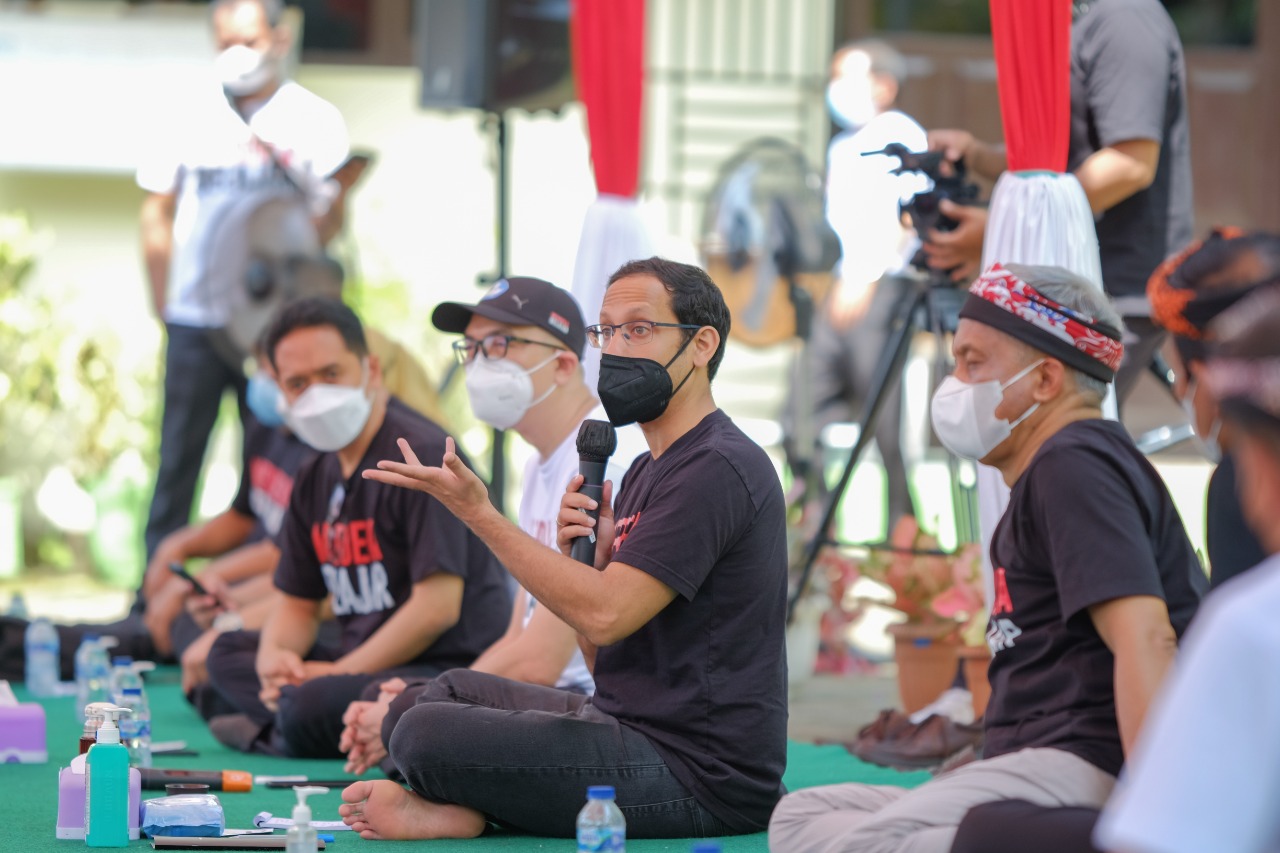 Kepala Sekolah dan Guru Garda Terdepan Agen Transformasi "Merdeka Belajar"