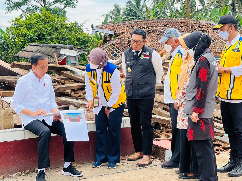 Tinjau SDN Sukamaju 1, Presiden Instruksikan Pembangunan Selesai dalam Tiga Bulan