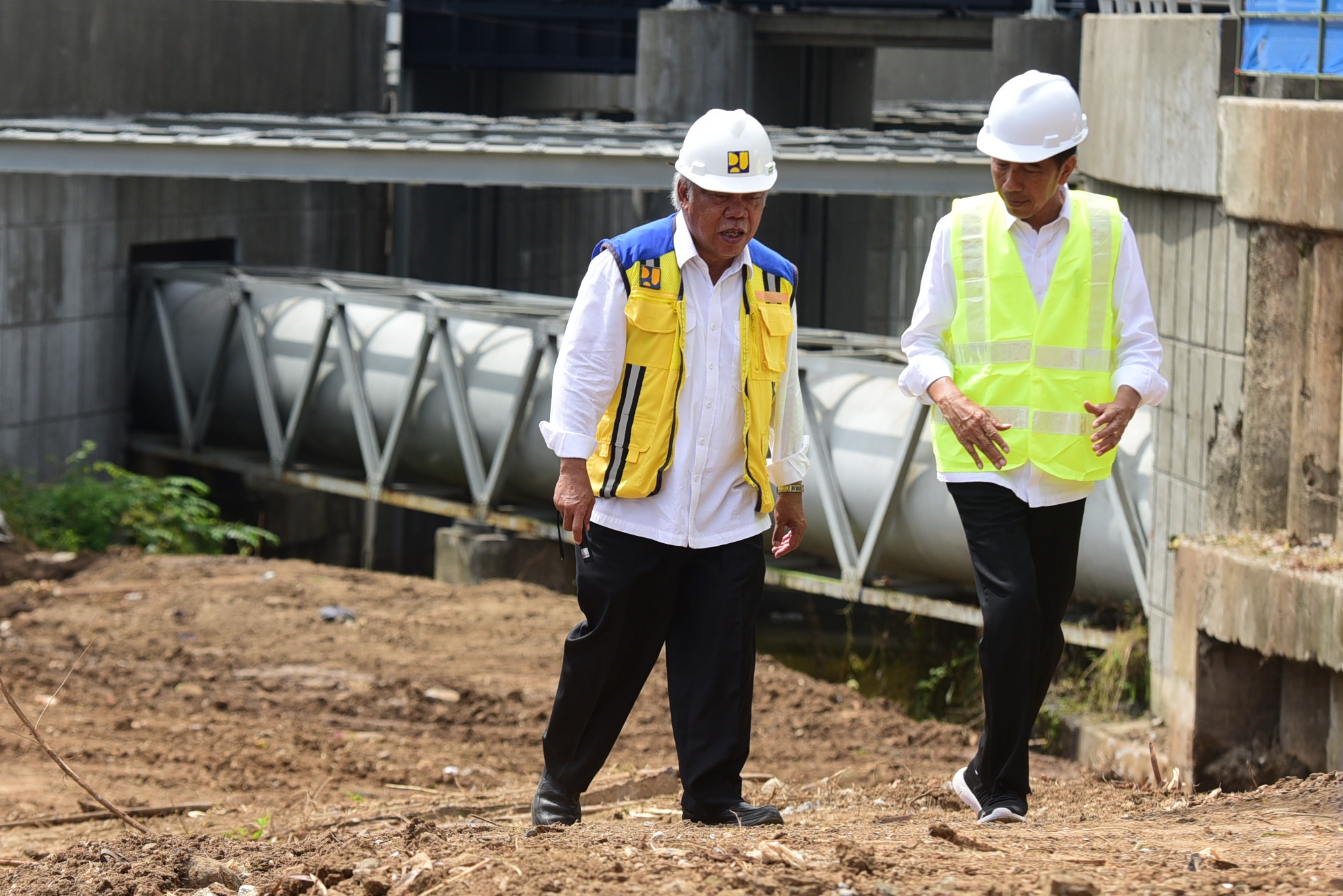 Presiden Tinjau Proyek Normalisasi Kali Ciliwung