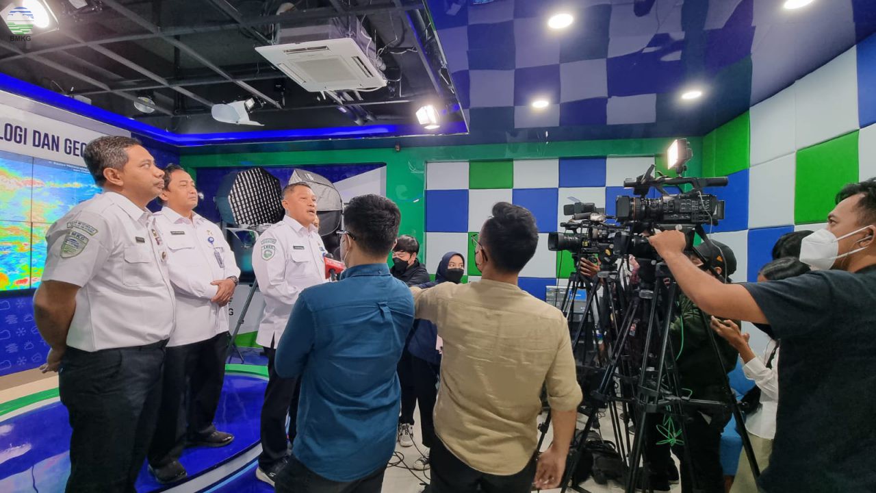 Bukan Badai, Begini Potensi Cuaca Yang Akan Terjadi Esok Hari di Jabodetabek Menurut BMKG