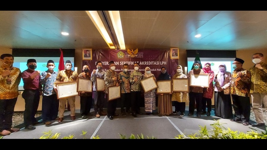BPJPH  Serahkan Sertifikasi Baru ke Delapan Lembaga Pemeriksan Halal
