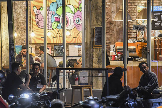 Daerah PPKM Level 2 Jawa-Bali Meningkat Signifikan