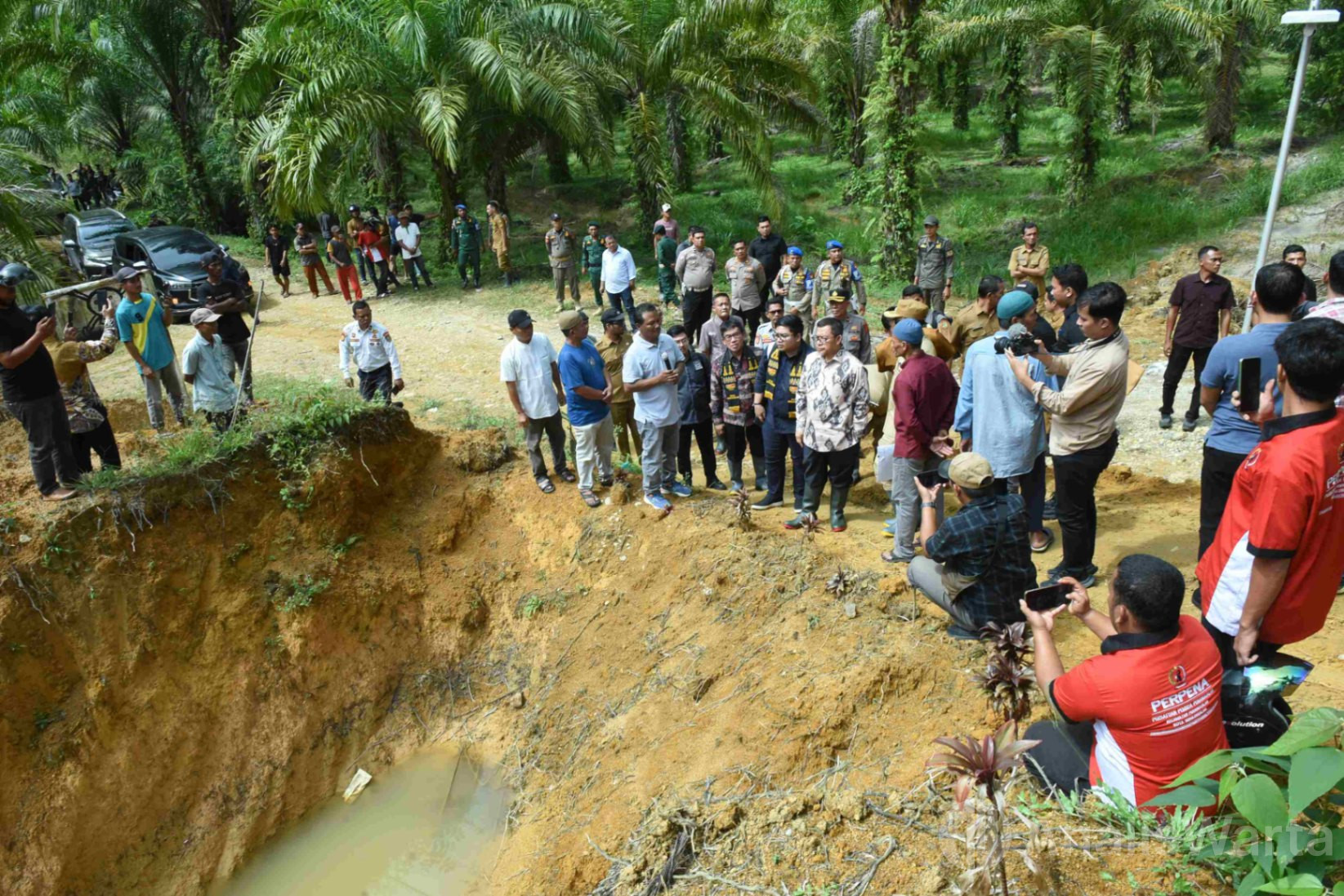 Warga Protes Perluasan HGU PT Laot Bangko, DPR Desak Perusahaan Hentikan Parit Gajah