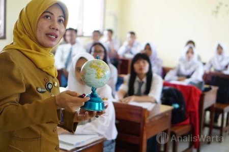 Sugiat Santoso Sindir Kesenjangan Guru, Buruh Saja Punya Upah Minimum, Masa Guru Tidak