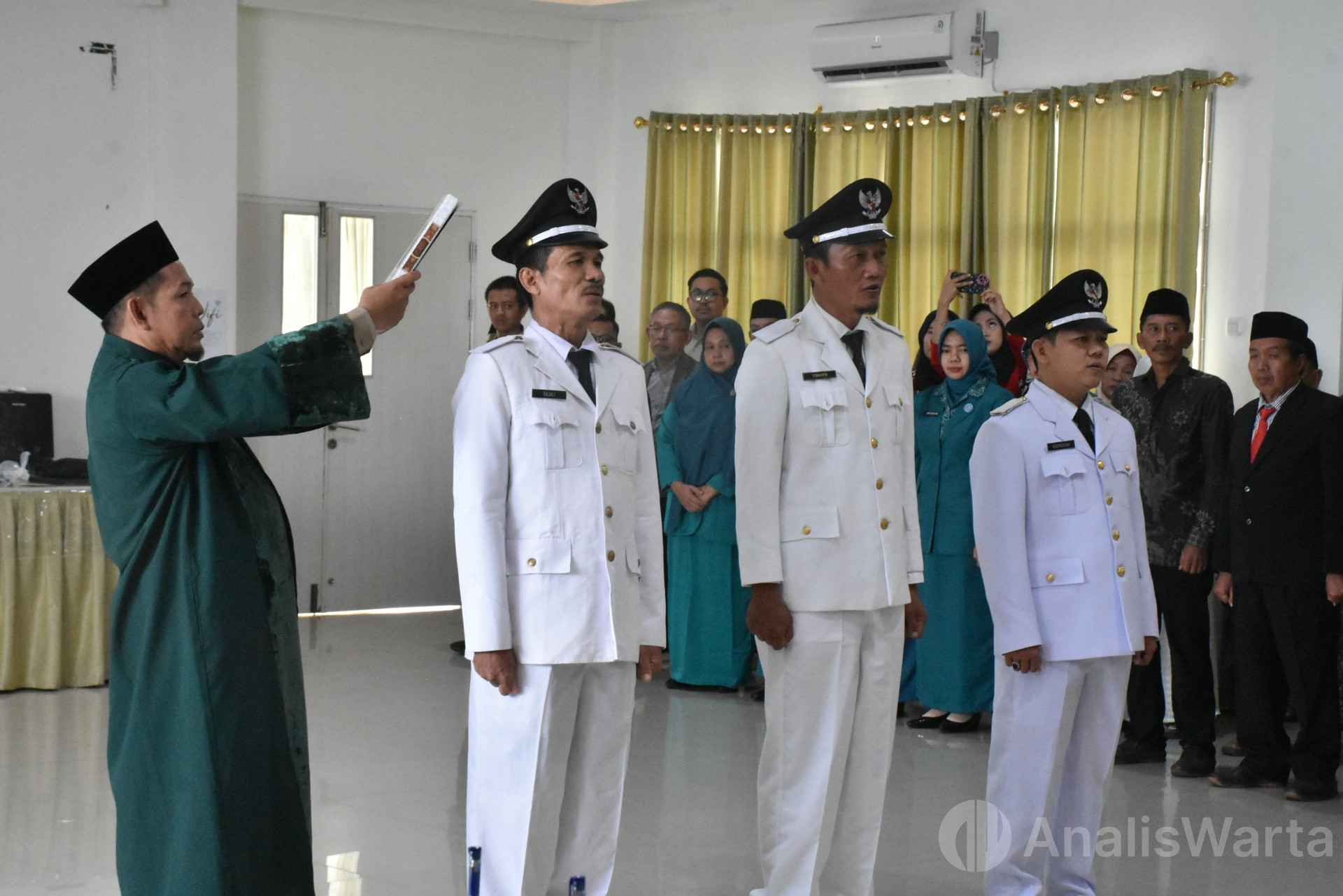 Tiga Kades PAW Kubu Raya Dilantik, Wabup Sukiryanto Minta Tata Kelola Desa Dibenahi