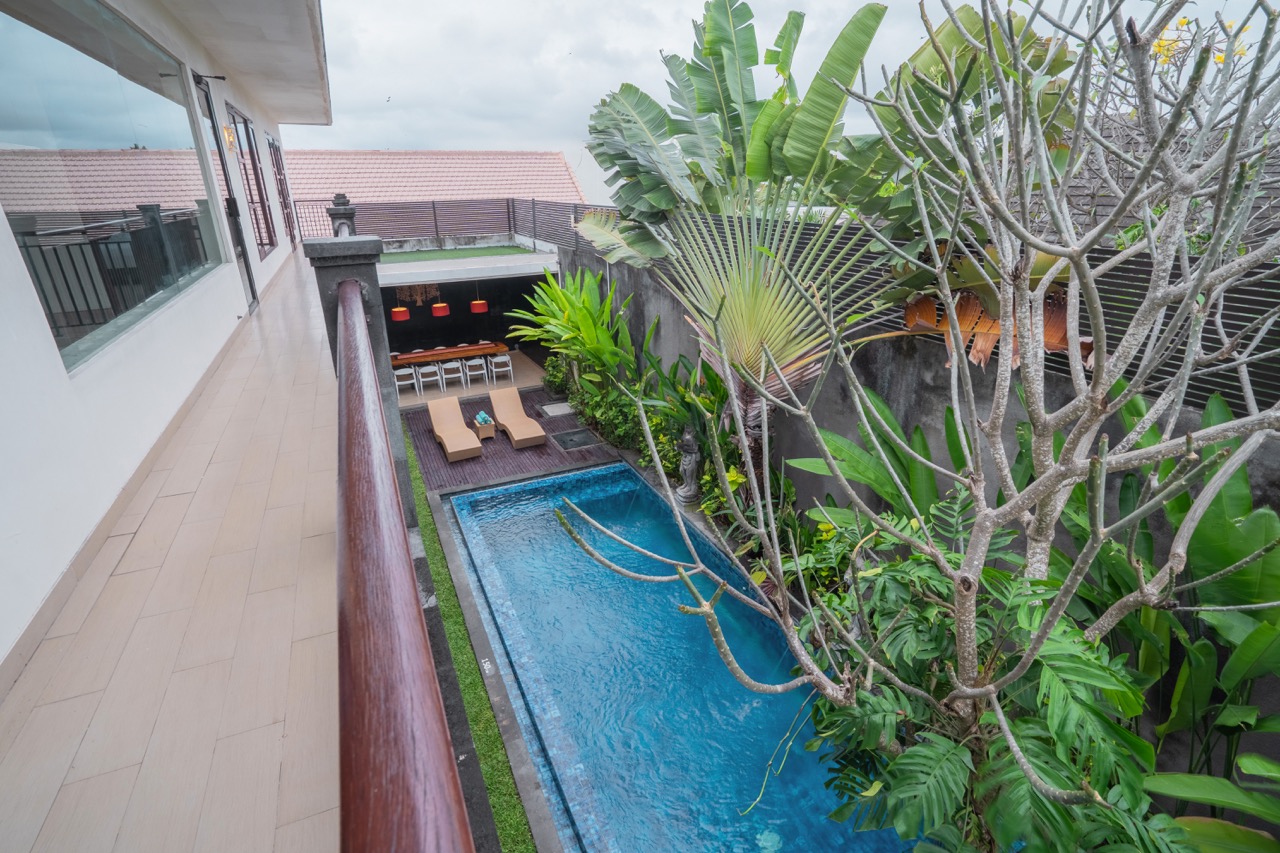 10 Bedroom Balcony 1 Large