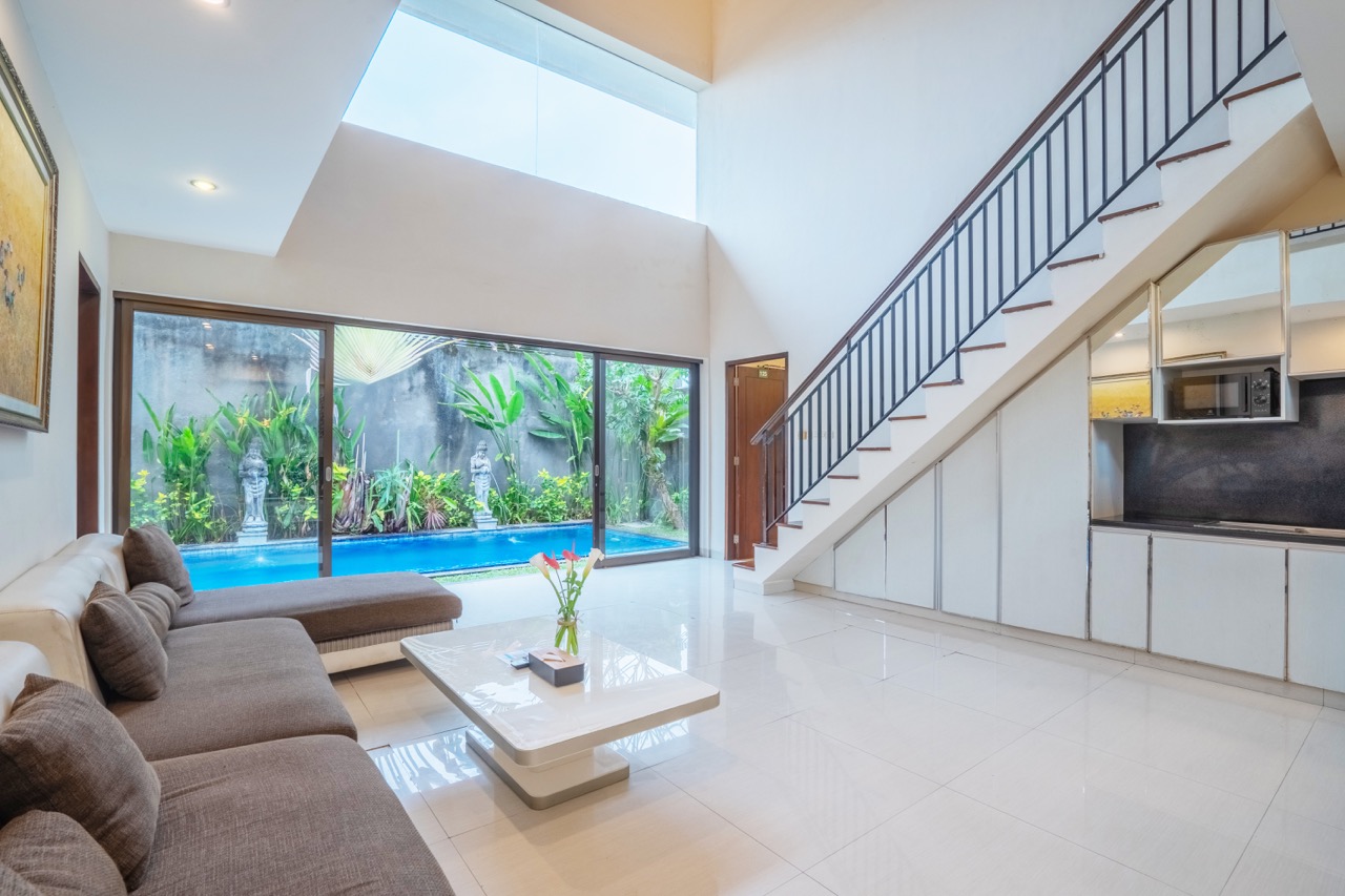 6-Bedroom Villa with Large Private Pool & Expansive Living Areas in Umalas