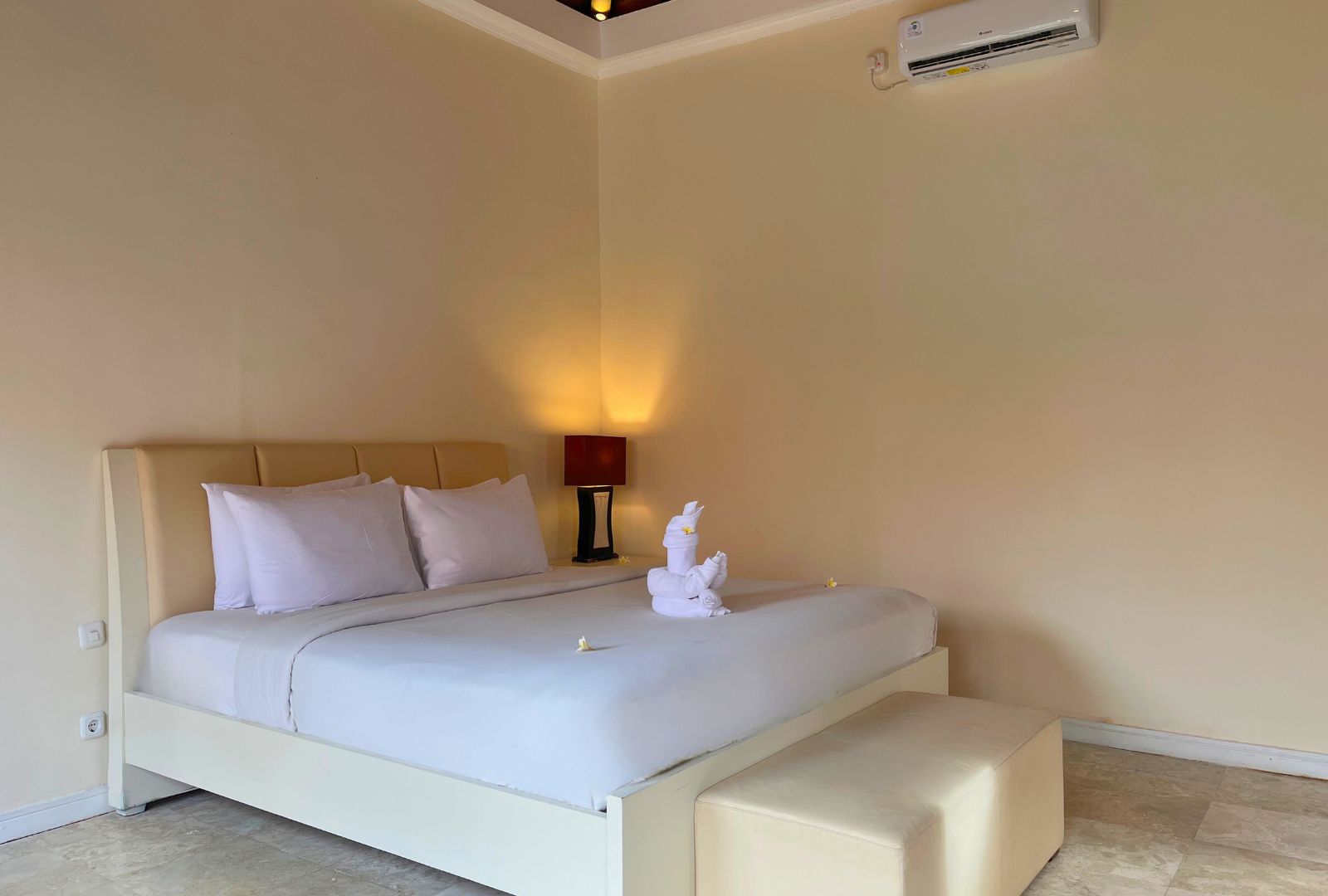 19 Bedroom2