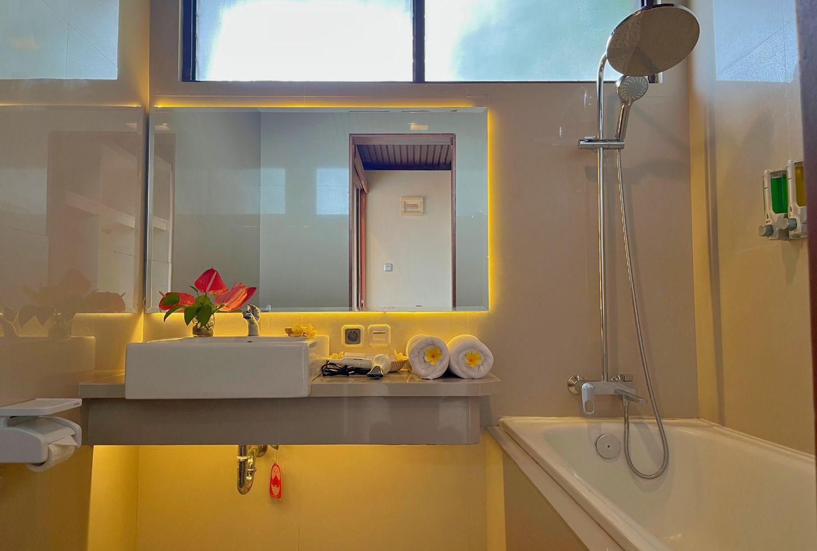 30 Bathroom3