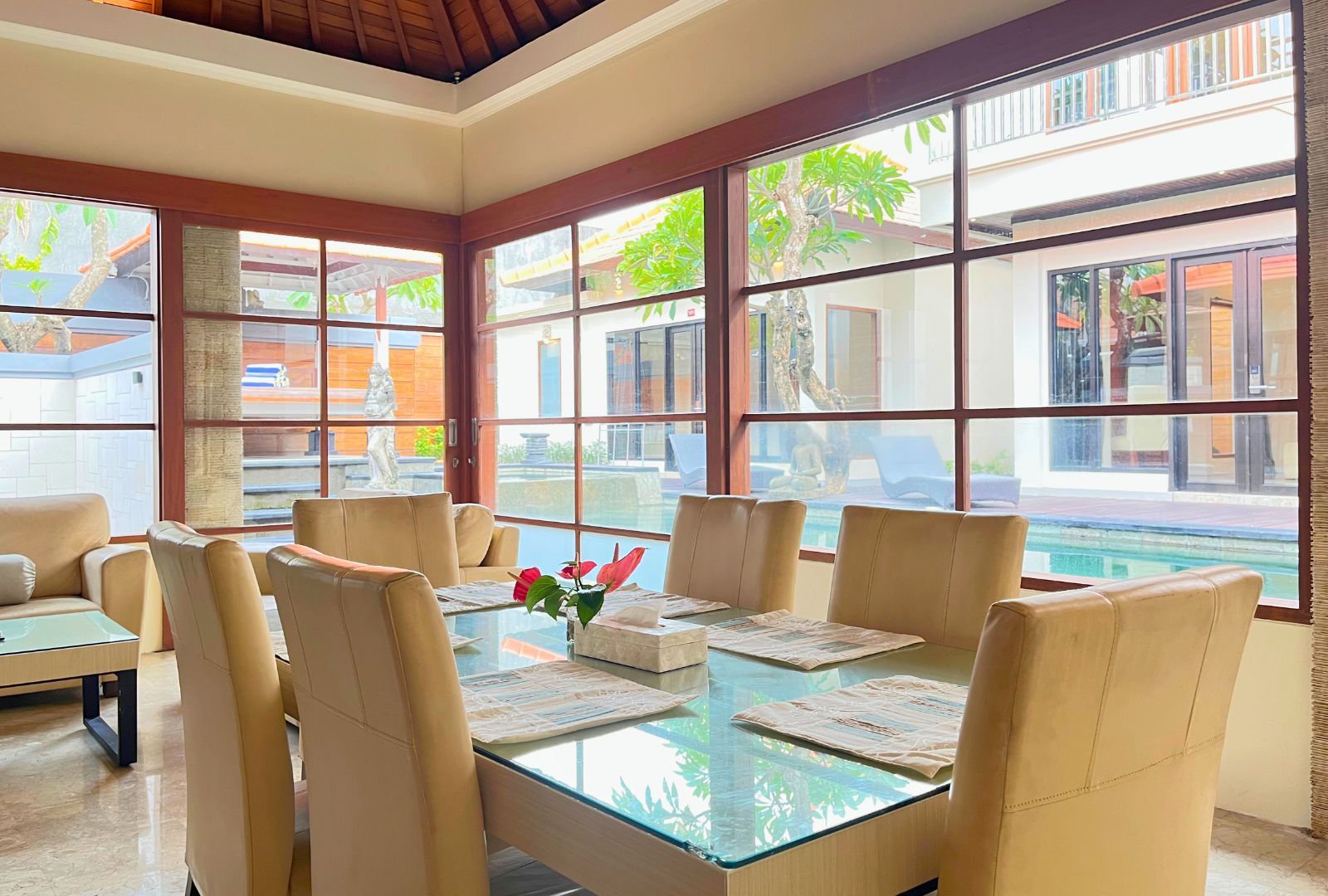32 Dining