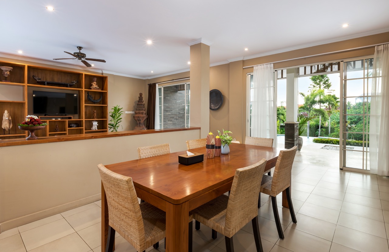 16 Jalak 17B Dining 02 Large