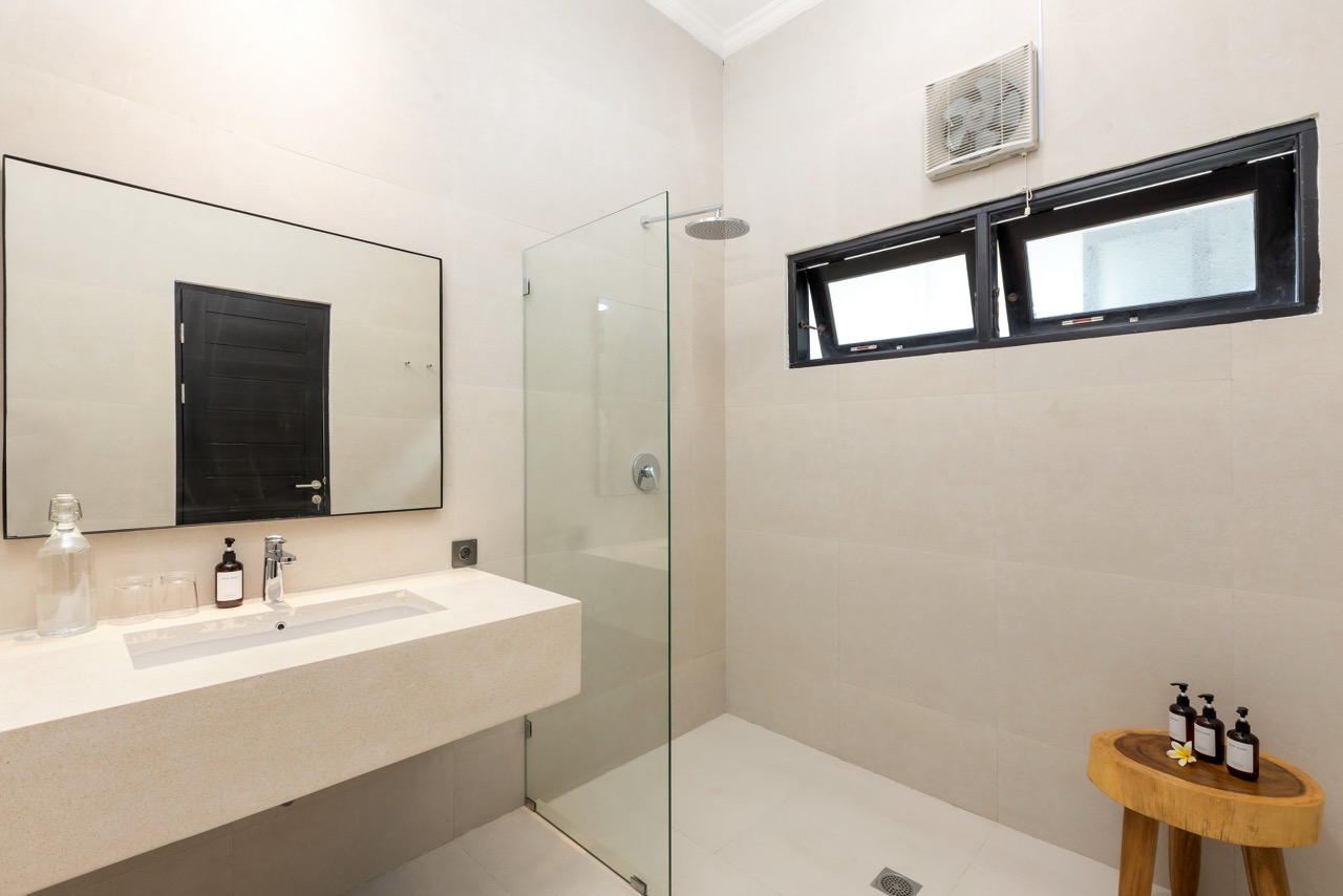 7 Beach8 Bedroom 105 10 Large