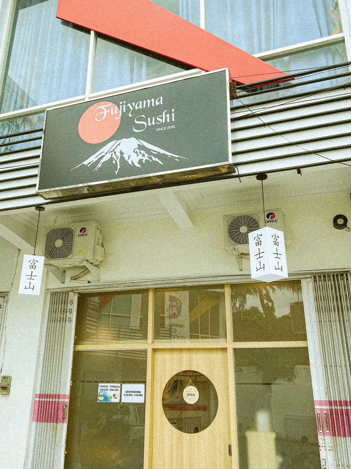 fujiyama sushi und grill restaurant