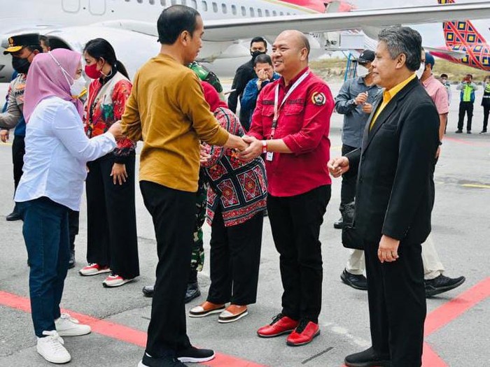 Keren! Presiden Jokowi Saksikan Langsung F1 Powerboat di Danau Toba Keren! Presiden Jokowi Saksikan Langsung F1 Powerboat di Danau Toba