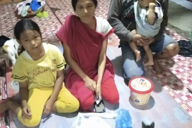 Sedihnya! Pasutri Disabilitas dan 2 Anaknya Ditemukan Kelaparan Sedihnya! Pasutri Disabilitas dan 2 Anaknya Ditemukan Kelaparan