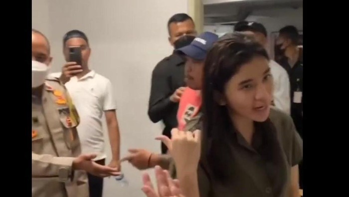 Mobil Selebgram Clara Shinta Ditarik Debt Collector, Polisi Ikut Dibentak Selebgram Clara Shinta