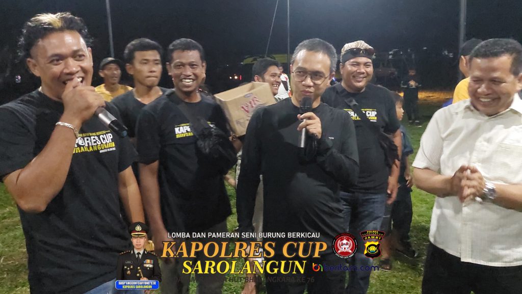 Kapolres Sarolangun AKBP Anggun Cahyono saat memberikan sambutan dan penutupan pagelaran Lomba burung berkicau 