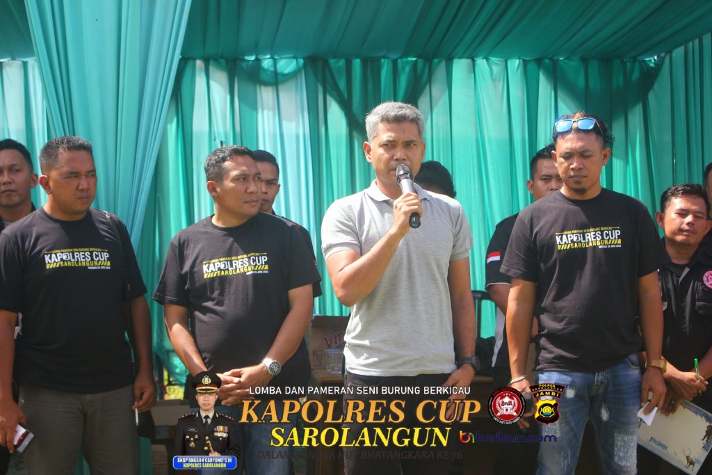 Wakapolres Sarolangun Kompol Sandi Muttakin saat memberikan sambutan lomba burung berkicau 