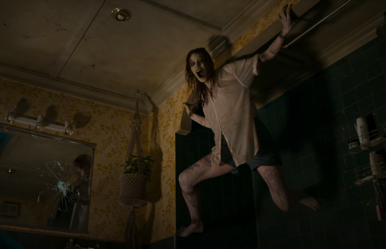 Review film Evil Dead Rise (2023) yang merupakan film kelima serial Evil Dead.