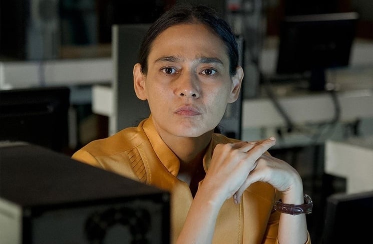 Film Budi Pekerti (2023) menceritakan kisah Prani, guru BK dan sosok ibu yang berjuang membersihkan reputasinya setelah videonya viral.