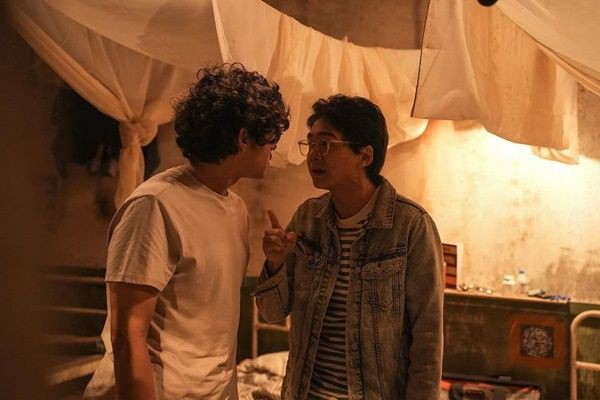 Ulasan film 13 Bom di Jakarta yang dibintangi Chicco Kurniawan, Ardhito Pramono, dan Rio Dewanto.