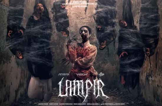 Review film Lampir (2024) yang mengangkat sinetron Misteri Gunung Merapi era 90-an.