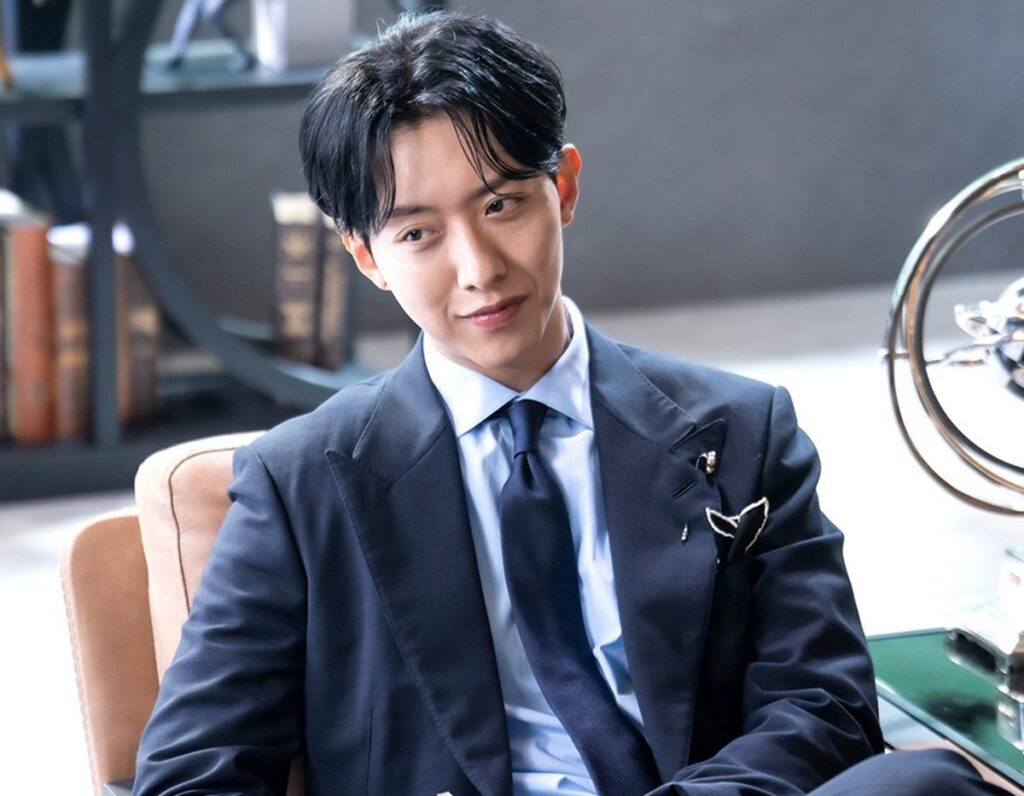 Lee Jung Shin CNBLUE memerankan Hwang Chan Sung di The Escape of The Seven 2.