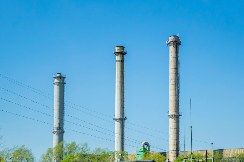 Mengenal CEMS.id dan Kontribusinya dalam Lingkungan Hijau
Foto oleh PhotoMIX Company: https://www.pexels.com/id-id/foto/fotografi-menara-beton-coklat-95663/