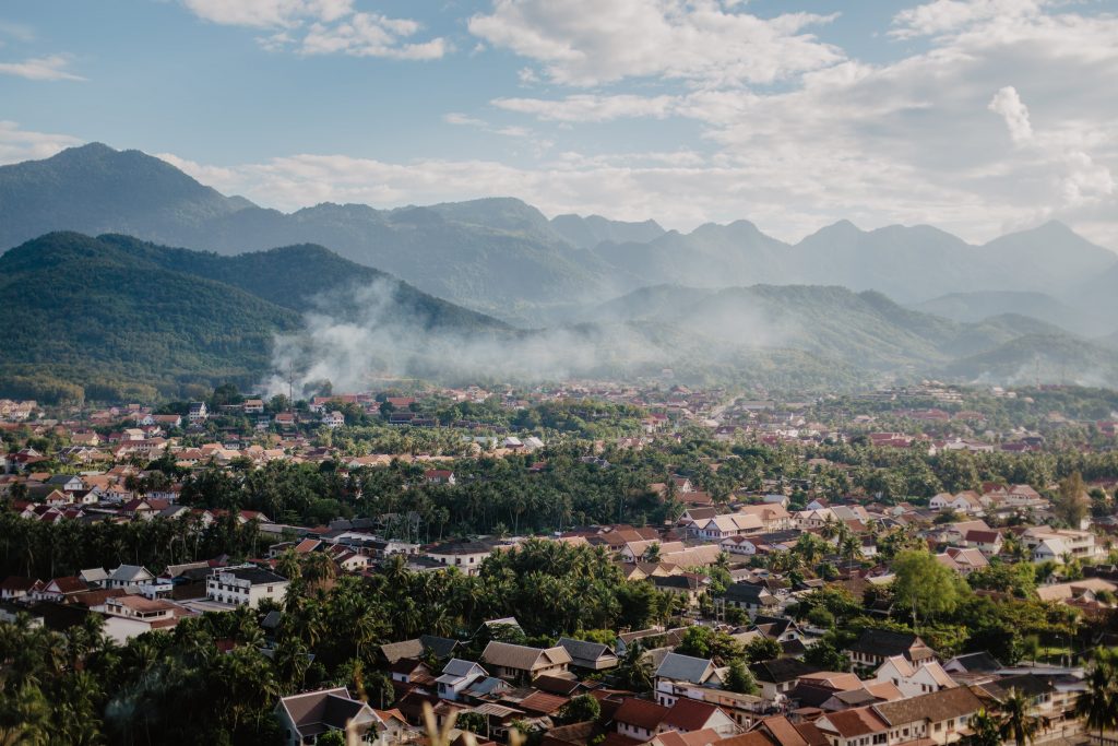 https://www.pexels.com/id-id/foto/iklim-pemandangan-alam-langit-4553124/