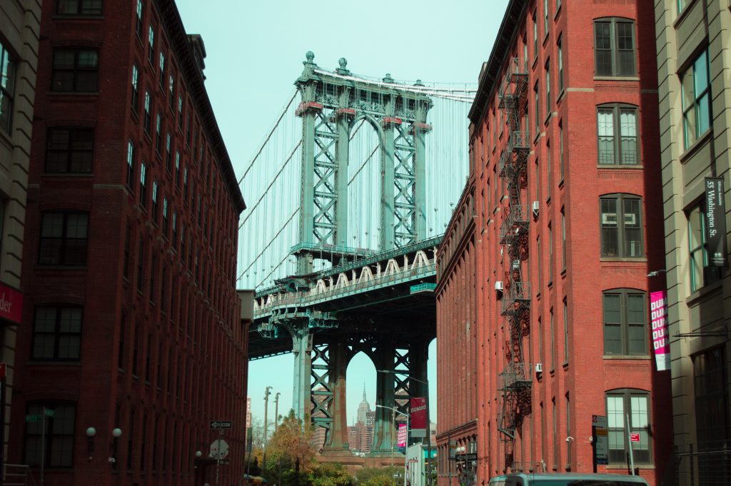 CEMS.id: Solusi Terbaik Masa Depan Bersih
Foto oleh Sean Valentine: https://www.pexels.com/id-id/foto/landmark-jembatan-brooklyn-3279247/