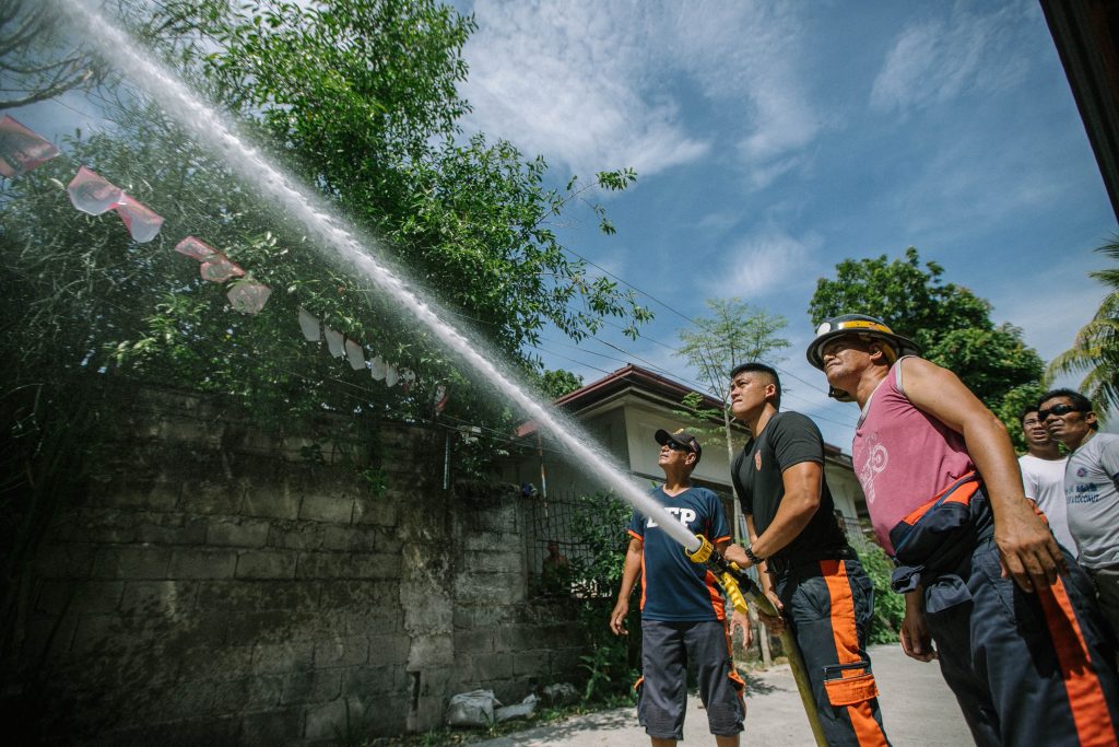 Environmental Protection
Foto oleh Denniz Futalan: https://www.pexels.com/id-id/foto/selang-pemadam-kebakaran-2306888/