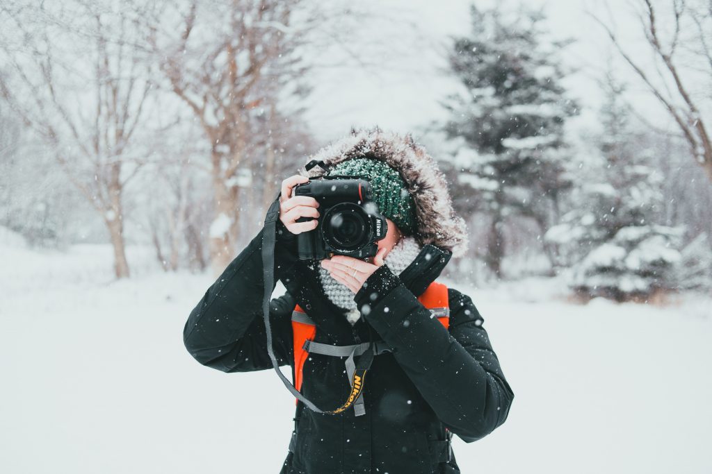 Reliable Early Warning Systems
Foto oleh Erik Mclean: https://www.pexels.com/id-id/foto/salju-cahaya-alam-orang-6367219/