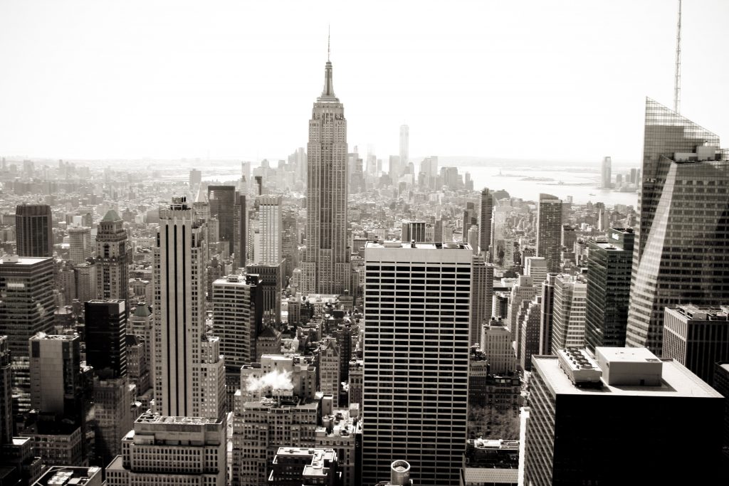 Photo by Fritz Hoste: https://www.pexels.com/photo/white-high-rise-building-89485/

Peran Sensor Cuaca dalam Pengelolaan Energi Gedung