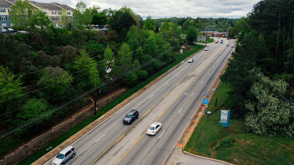 Kontrol Kendaraan Anda, dari mana saja, 24/7!

Photo by Kelly    : https://www.pexels.com/photo/asphalt-road-with-moving-cars-in-suburb-4170420/