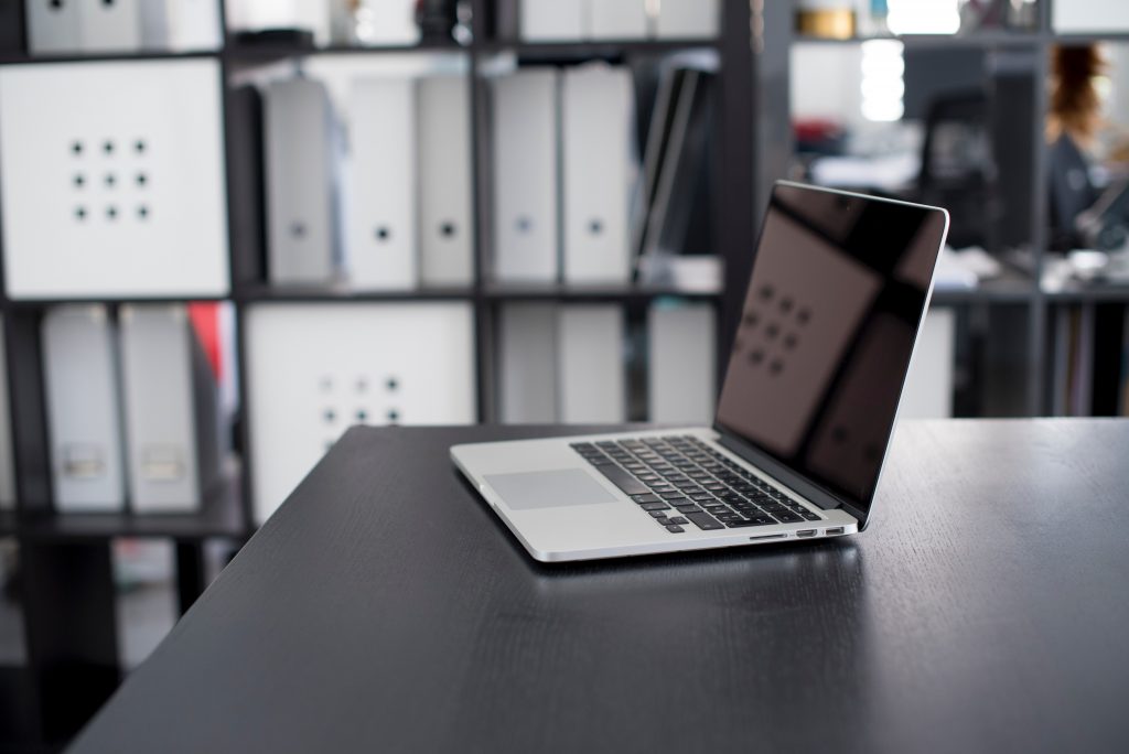 Photo by Nao Triponez: https://www.pexels.com/photo/macbook-pro-on-brown-wooden-table-129205/

Optimizing Energy and Resource Usage with Smart Technology