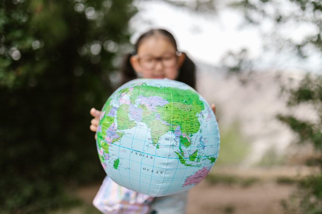 Keamanan Pantai dari Gempa dan Tsunami dengan Sensor IoT

Foto oleh RDNE Stock project: https://www.pexels.com/id-id/foto/bumi-muda-memegang-anak-8082779/