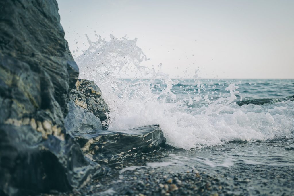 Mechanism of Ocean Level Sensors for Tsunami Detection
Foto oleh Ricky Esquivel: https://www.pexels.com/id-id/foto/gelombang-laut-1675190/